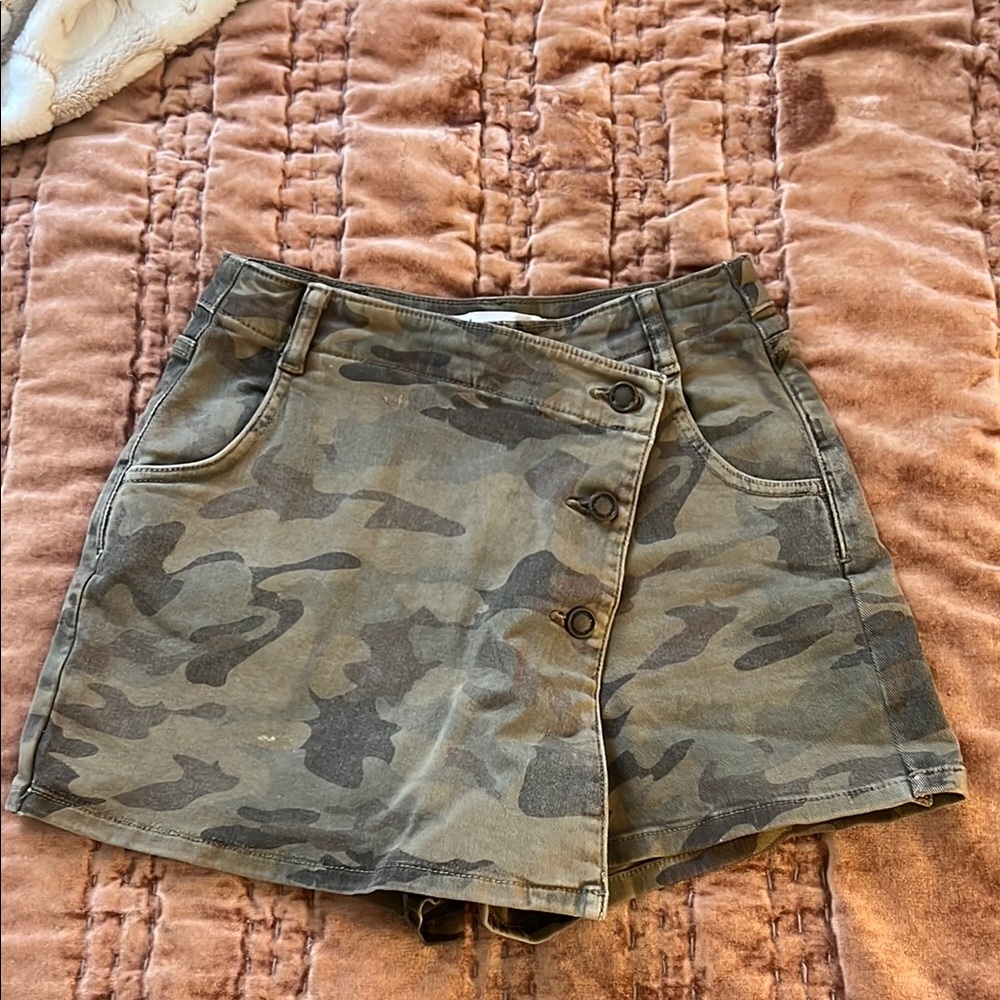 Camo Button-Front Women's Shorts
